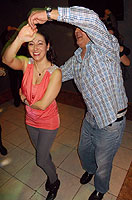 Haz clic para ampliar. Fiesta de baile en el discopub DLuxe, 29 marzo 2015. BAILAFACIL: lo mejor para bailar en Gijón. Copyright © www.bailafacil.es
