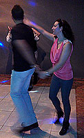 Haz clic para ampliar. Fiesta de baile en el discopub DLuxe, 29 marzo 2015. BAILAFACIL: lo mejor para bailar en Gijón. Copyright © www.bailafacil.es