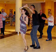 Cena baile fin de curso, hotel Villa de Gijón, 17 junio 2017. Haz clic para ampliar. BAILAFACIL: lo mejor para bailar en Gijón. Copyright © www.bailafacil.es.