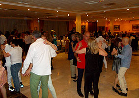 Cena baile fin de curso, hotel Villa de Gijón, 17 junio 2017. Haz clic para ampliar. BAILAFACIL: lo mejor para bailar en Gijón. Copyright © www.bailafacil.es.