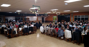 Parte de los 164 comensales que se dieron cita en la XII Espicha BAILAFACIL el 28 de febrero de 2026. Haz clic para ampliar la imagen. Copyright � www.bailafacil.es.