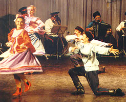 El baile típico de los cosacos es una polka