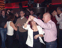 Un momento de la fiesta con la pista en plena ebullición. ¿Quién dijo frío?