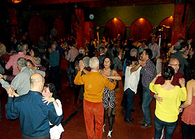 Haz clic para ampliar. III Espicha BAILAFACIL, 21 febrero 2015. BAILAFACIL: lo mejor para bailar en Gijón. Copyright © www.bailafacil.es