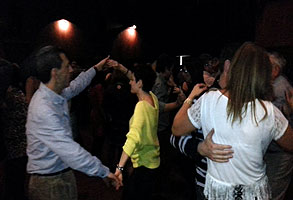 Haz clic para ampliar. III Espicha BAILAFACIL, 21 febrero 2015. BAILAFACIL: lo mejor para bailar en Gijón. Copyright © www.bailafacil.es