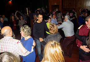 Haz clic para ampliar. III Espicha BAILAFACIL, 21 febrero 2015. BAILAFACIL: lo mejor para bailar en Gijón. Copyright © www.bailafacil.es