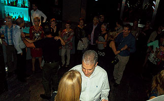Fiesta baile en discoteca Otto, 7 noviembre 2015. BAILAFACIL: lo mejor para bailar en Gijn. Haz clic para ampliar. Copyright  www.bailafacil.es.