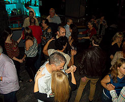 Fiesta baile en discoteca Otto, 7 noviembre 2015. BAILAFACIL: lo mejor para bailar en Gijón. Haz clic para ampliar. Copyright © www.bailafacil.es.