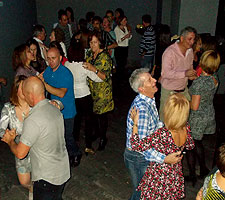 Fiesta baile en discoteca Otto, 7 noviembre 2015. BAILAFACIL: lo mejor para bailar en Gijón. Haz clic para ampliar. Copyright © www.bailafacil.es.