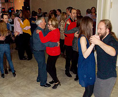IV Espicha BAILAFACIL, 27 febrero 2016. BAILAFACIL: lo mejor para bailar en Gijón. Haz clic para ampliar. Copyright © www.bailafacil.es.