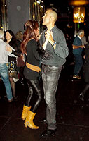 Fiesta organizada por BAILAFACIL en el discopub Naútico de Gijón el 16 de diciembre de 2017. Copyright © www.bailafacil.es.