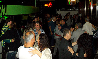 Fiesta organizada por BAILAFACIL en el discopub Naútico de Gijón el 16 de diciembre de 2017. Copyright © www.bailafacil.es.