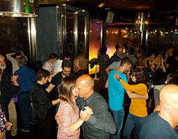 Fiesta BAILAFACIL, 17 noviembre 2018, discopub Naútico, Gijón. Copyright © www.bailafacil.es. Haz clic para ampliar.