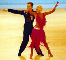 Un mismo tipo de música sirve para bailar de muchas formas diferentes. BAILAFACIL: lo mejor para aprender a bailar en Gijn.