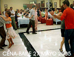 Ver el reportaje fotográfico de la cena-baile del 27 de mayo de 2005