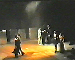 Imagen de faux, cuando formaba parte del Grupo Swing, bailando un fox en el Teatro Jovellanos en 1992