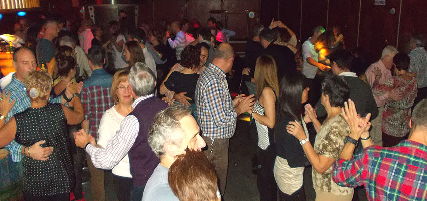 Las clases de baile no caducan, as que contactar con nosotros a toda prisa no es imprescindible. BAILAFACIL: lo mejor para bailar en Gijn.