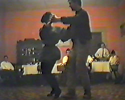 Uno de los momentos cumbre de la noche: Jano y Merche bailando la lambada. Haz clic para ampliar. Copyright  www.bailafacil.es.