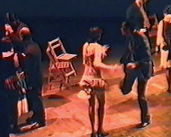 Bailando el charlestn con Marta en otra de las escenas de 'Arteaccin', el espectculo que montamos a medias con un grupo de actores. Haz clic para ampliar.