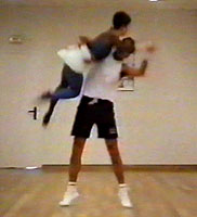 Chicas voladoras: la parte ms divertida del baile en pareja! Haz clic para ampliar. Copyright  www.bailafacil.es.